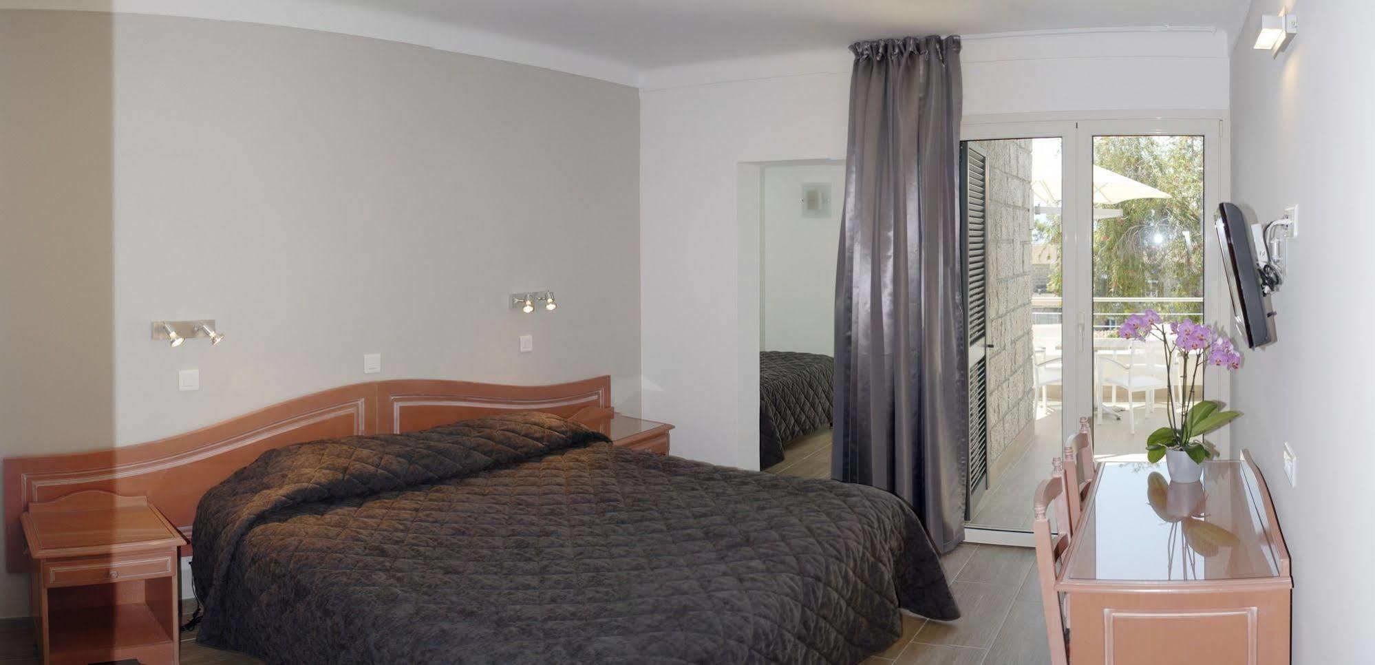 Hotel Les Eucalyptus Porto Pollo Exterior photo