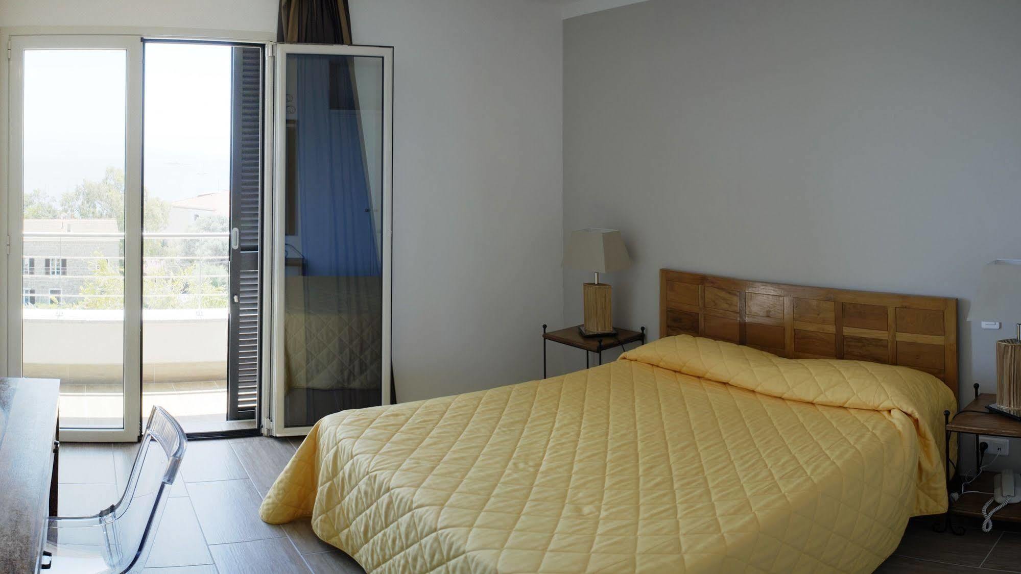 Hotel Les Eucalyptus Porto Pollo Exterior photo